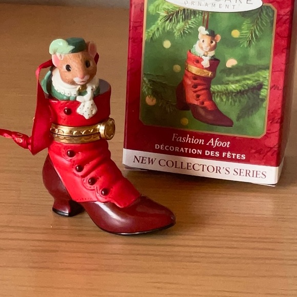 1st in new Hallmark Collectors Series from 2000, Fashion Afoot - Picture 2 of 6
